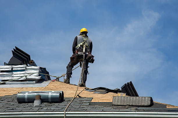 Professional Gutter Installation technician working in Ponce De Leon, FL